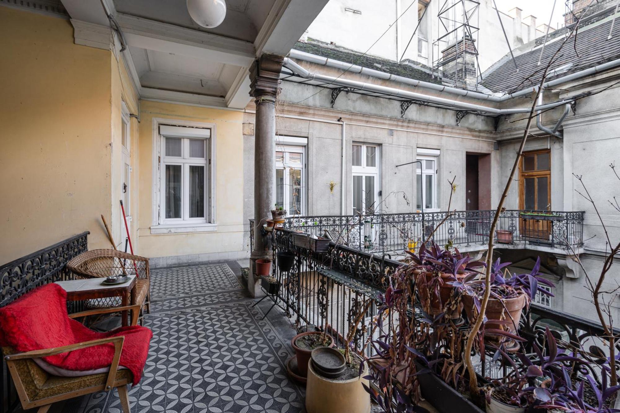 Elementa Luxe Apartment